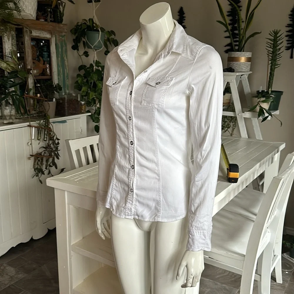 Guess long sleeve button up white blouse size XS - Picture 2 of 9